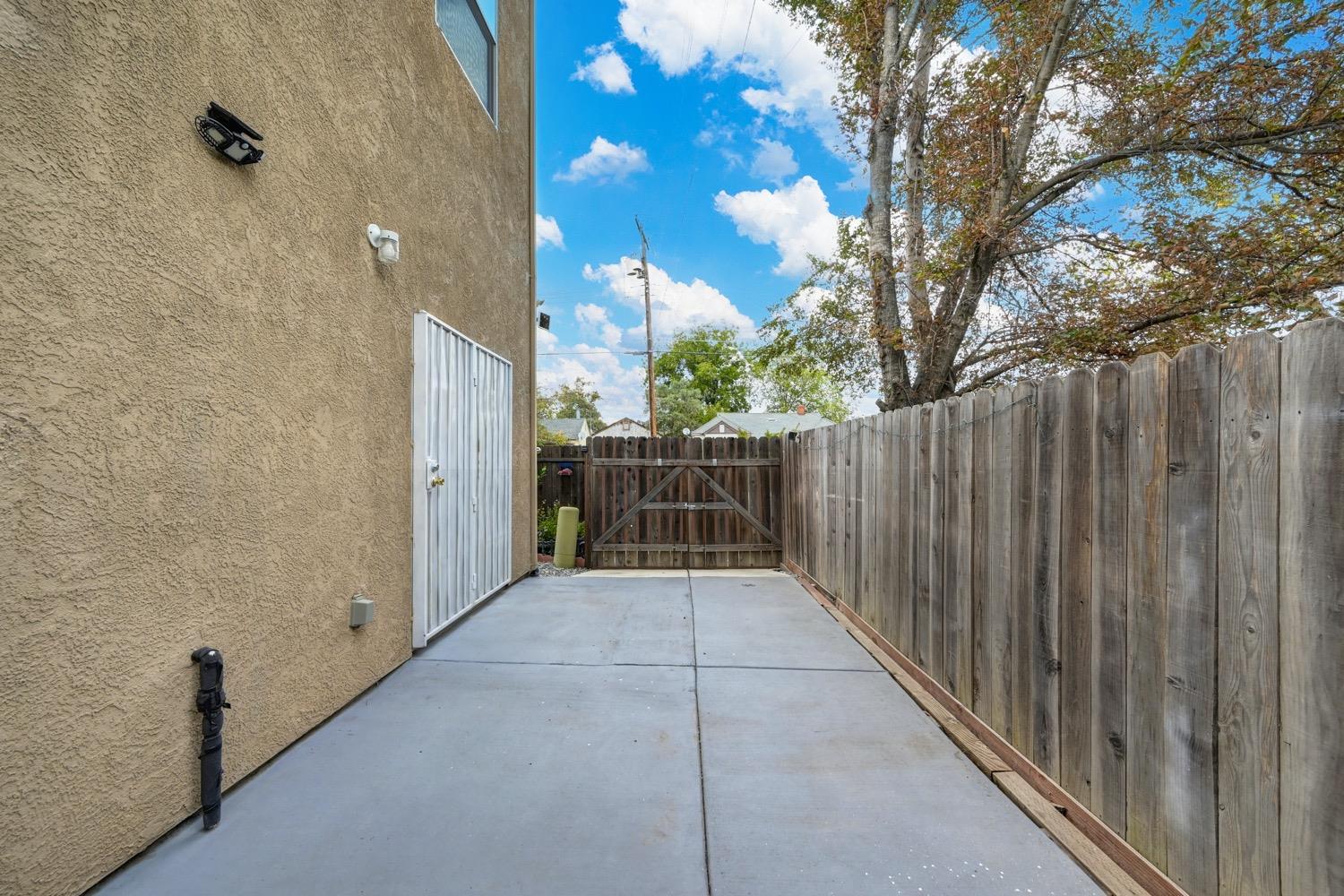 3742 Immaculata Street