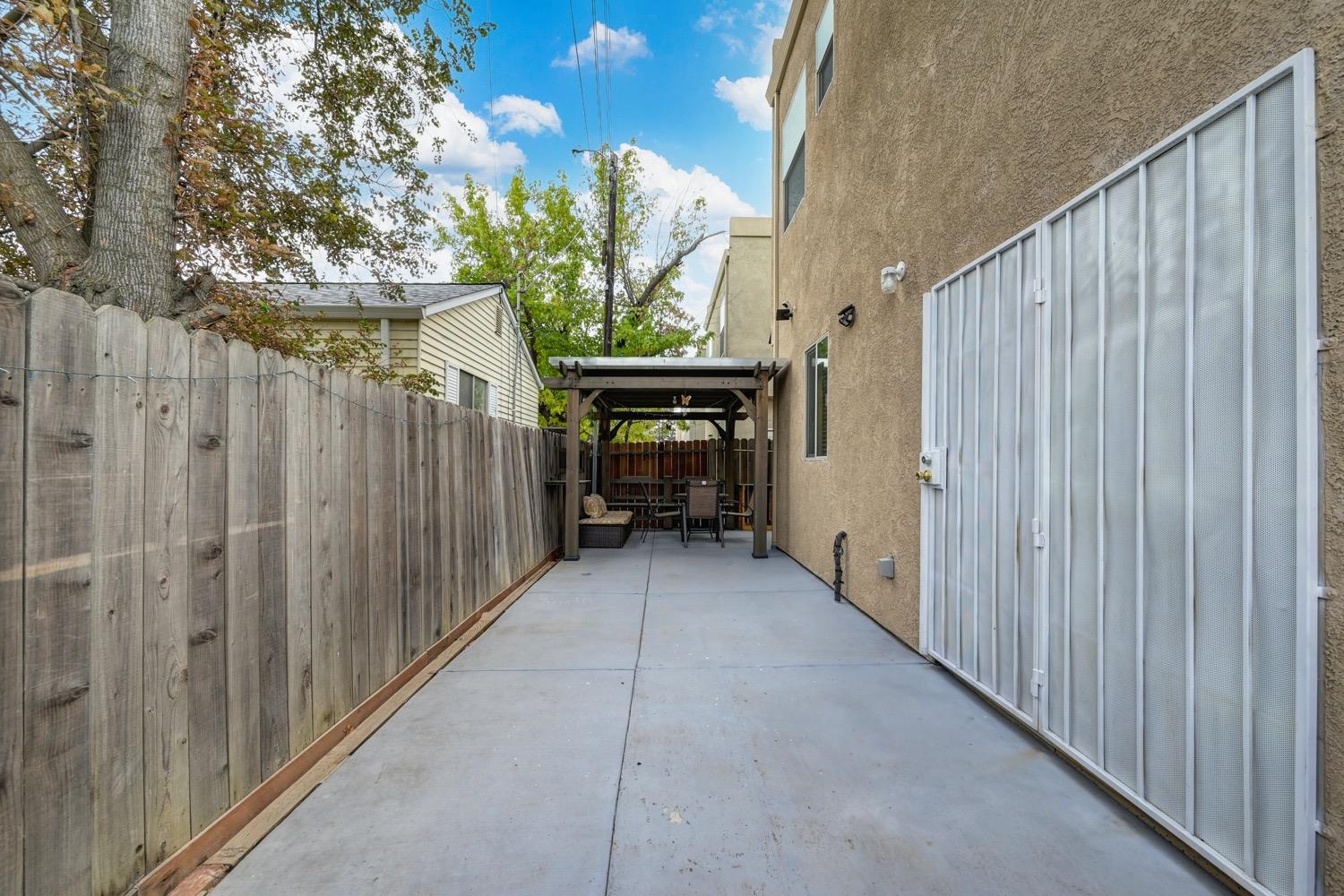 3742 Immaculata Street