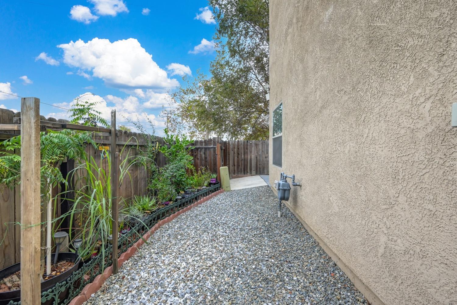 3742 Immaculata Street