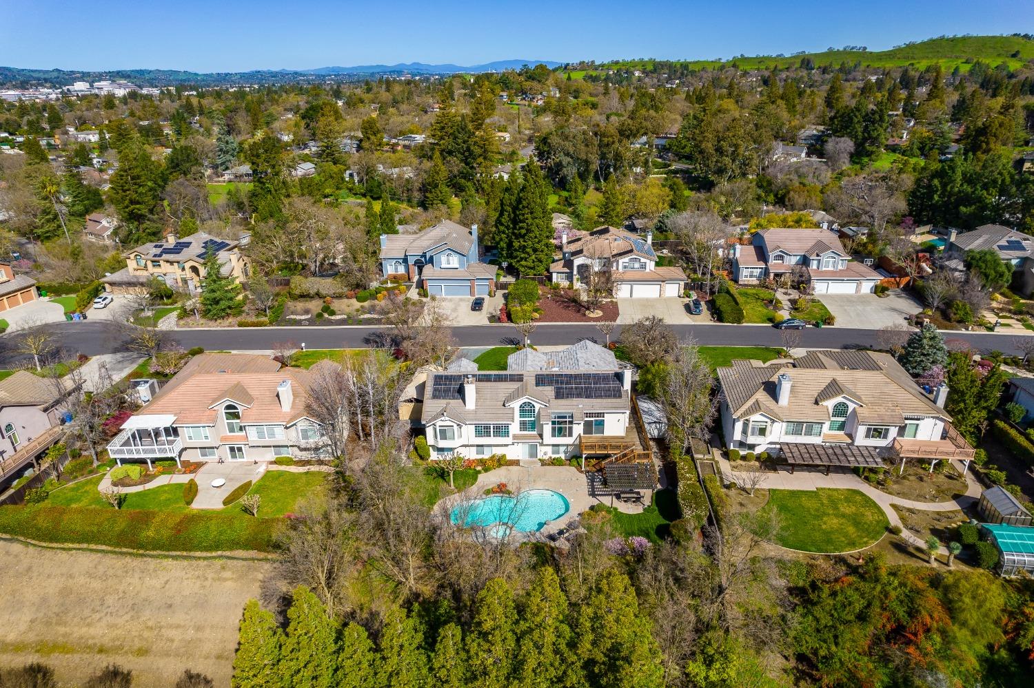 2217 Ridgepointe Court