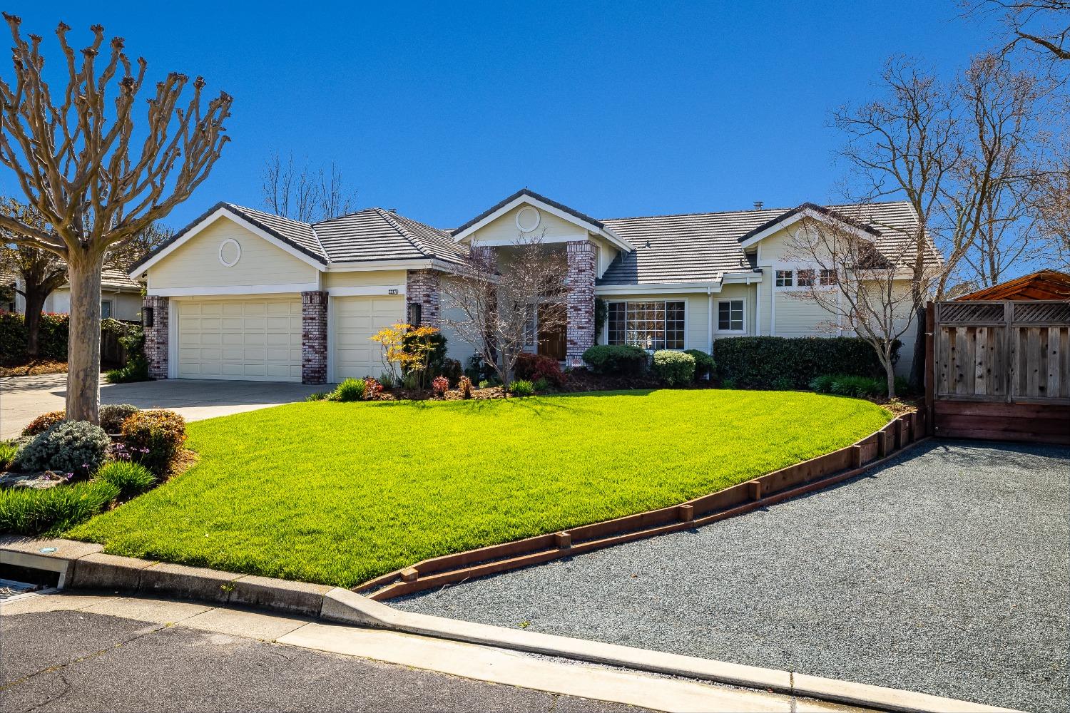 2217 Ridgepointe Court