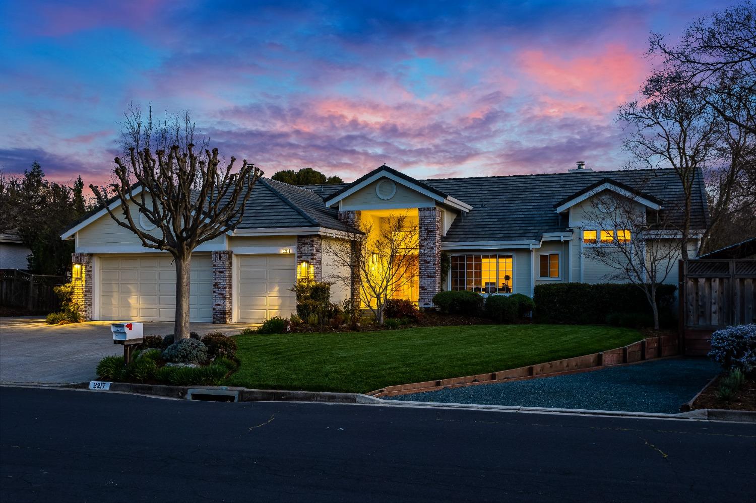 2217 Ridgepointe Court