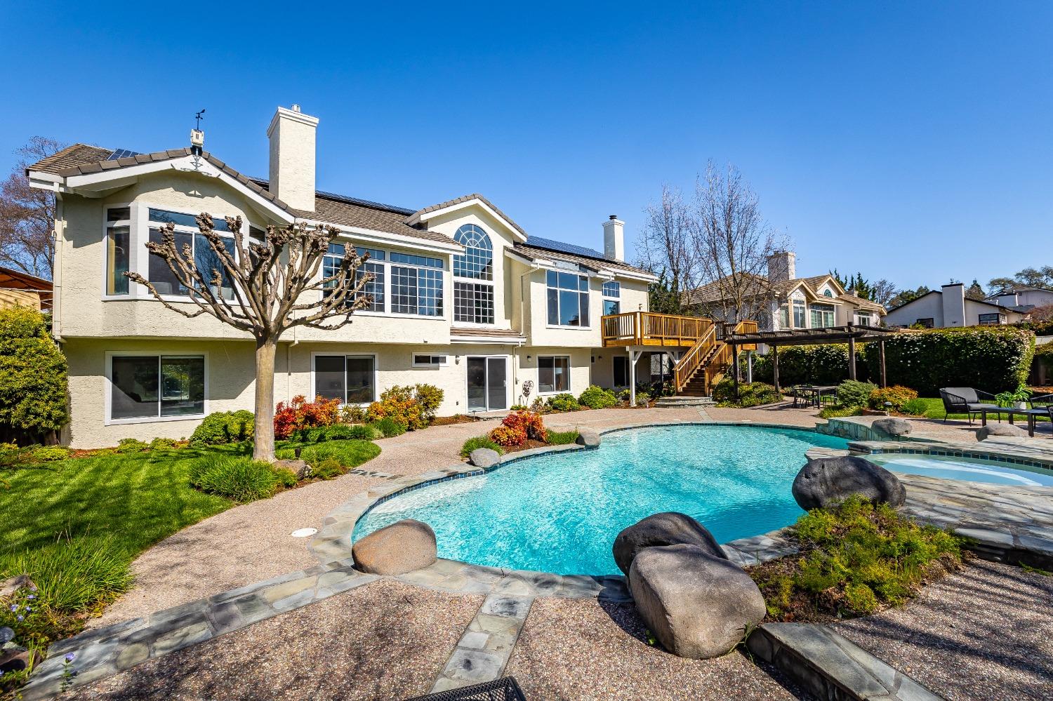 2217 Ridgepointe Court