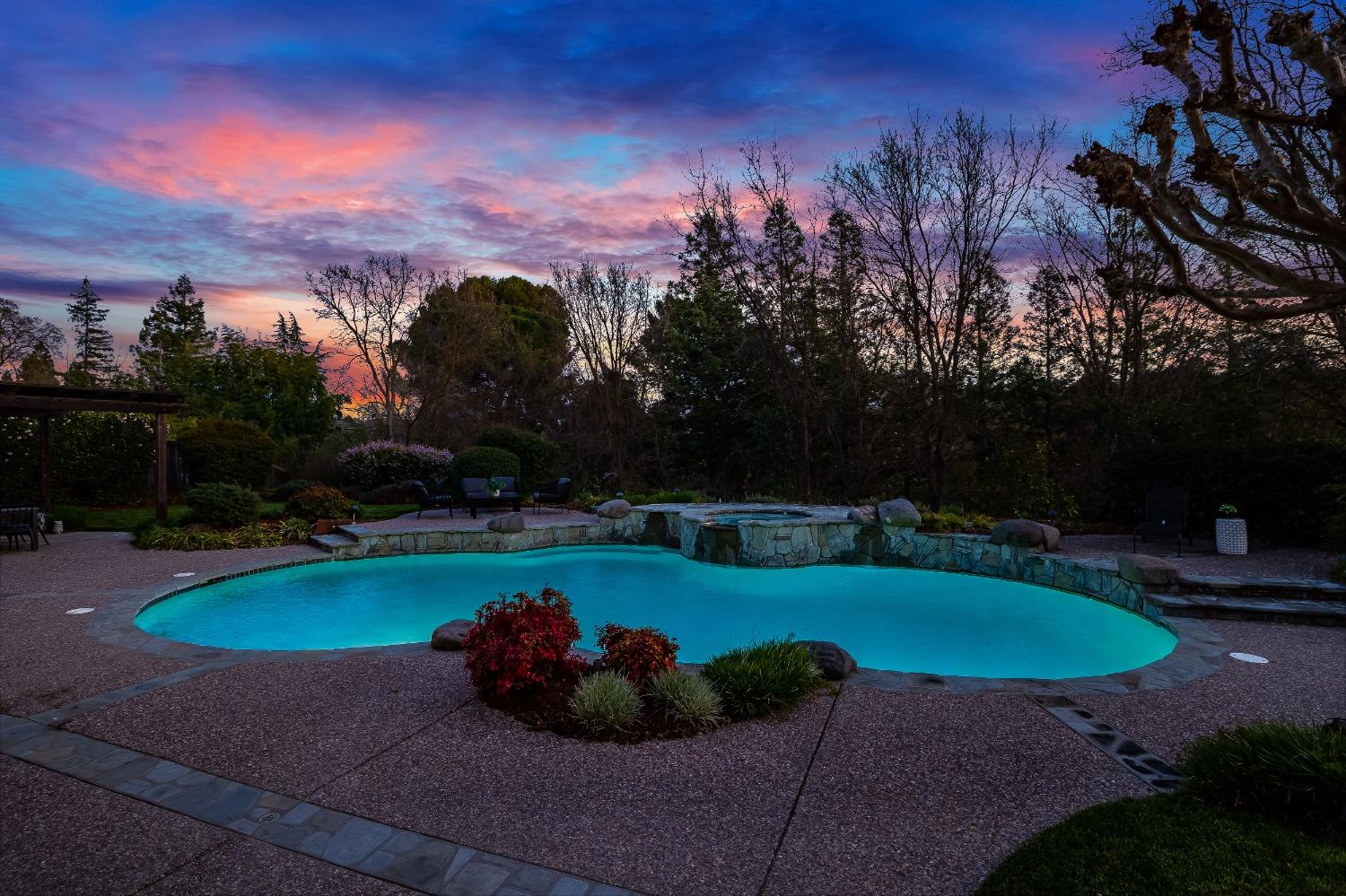 2217 Ridgepointe Court