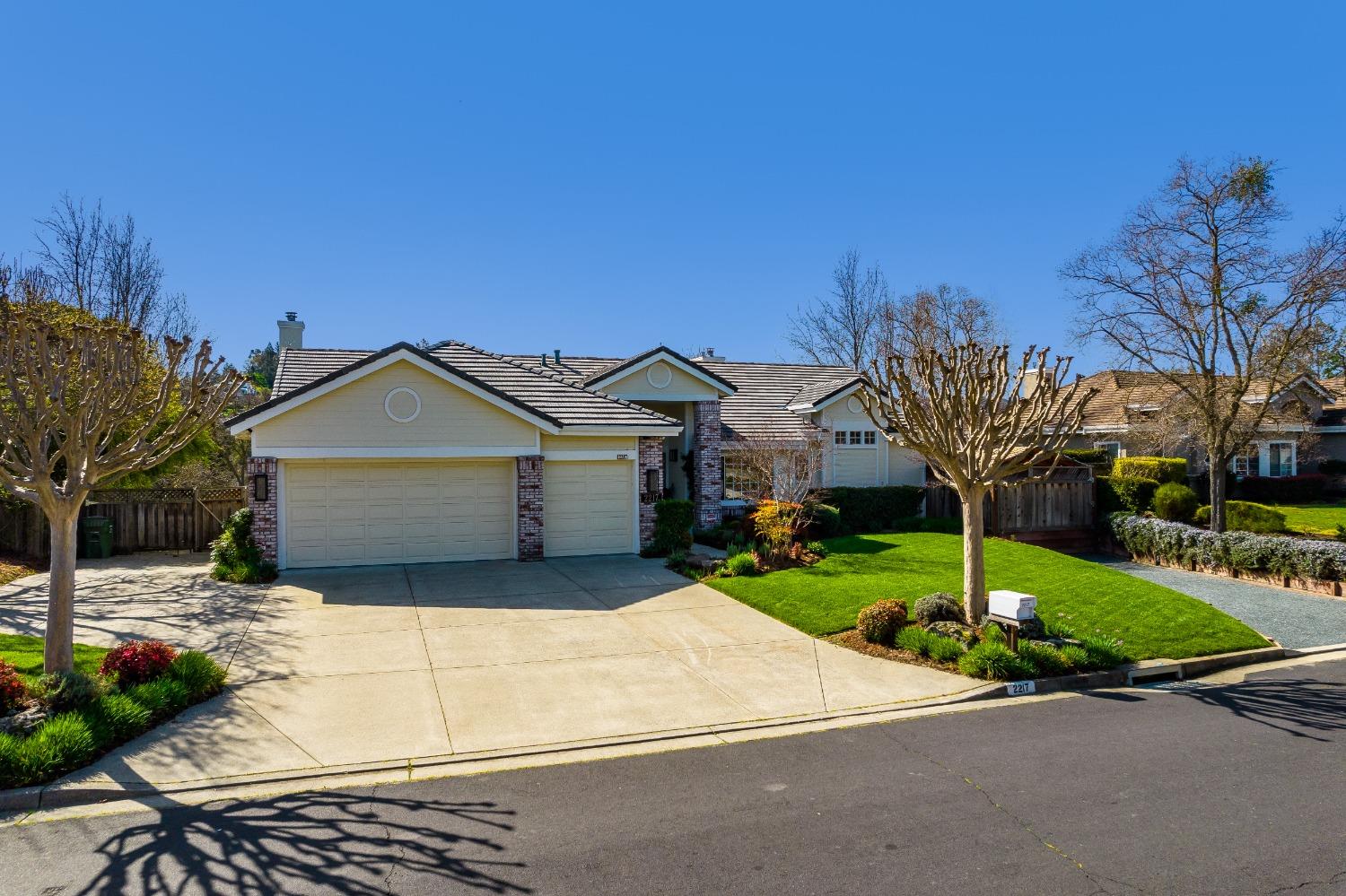 2217 Ridgepointe Court