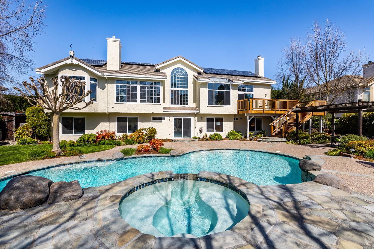 2217 Ridgepointe Court