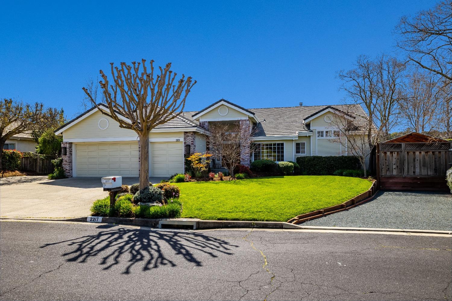 2217 Ridgepointe Court