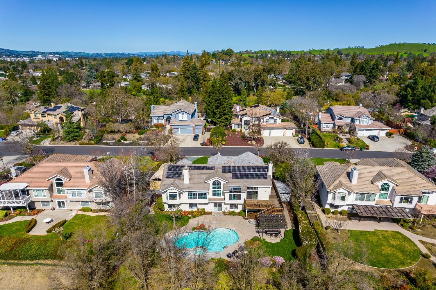 2217 Ridgepointe Court