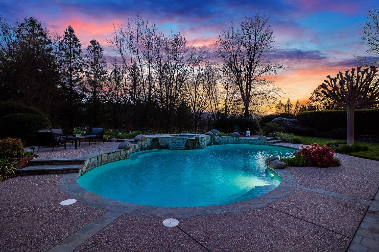 2217 Ridgepointe Court