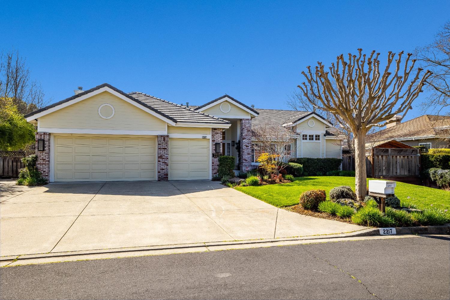 2217 Ridgepointe Court