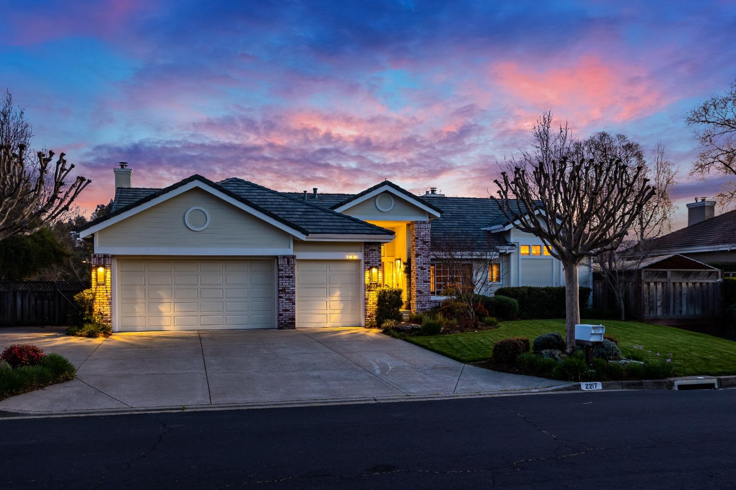 2217 Ridgepointe Court