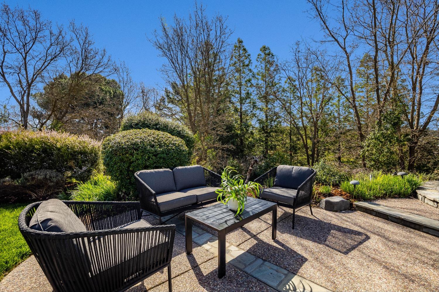 2217 Ridgepointe Court