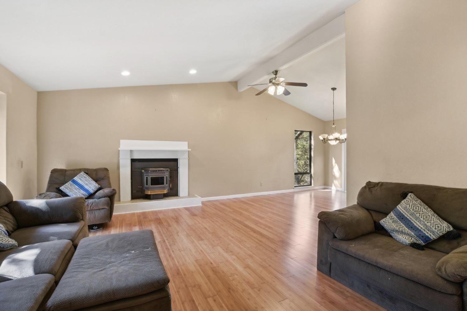 825 Stoneman Way