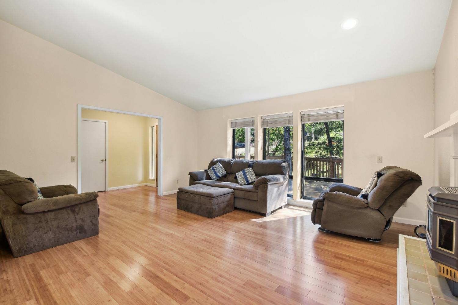 825 Stoneman Way