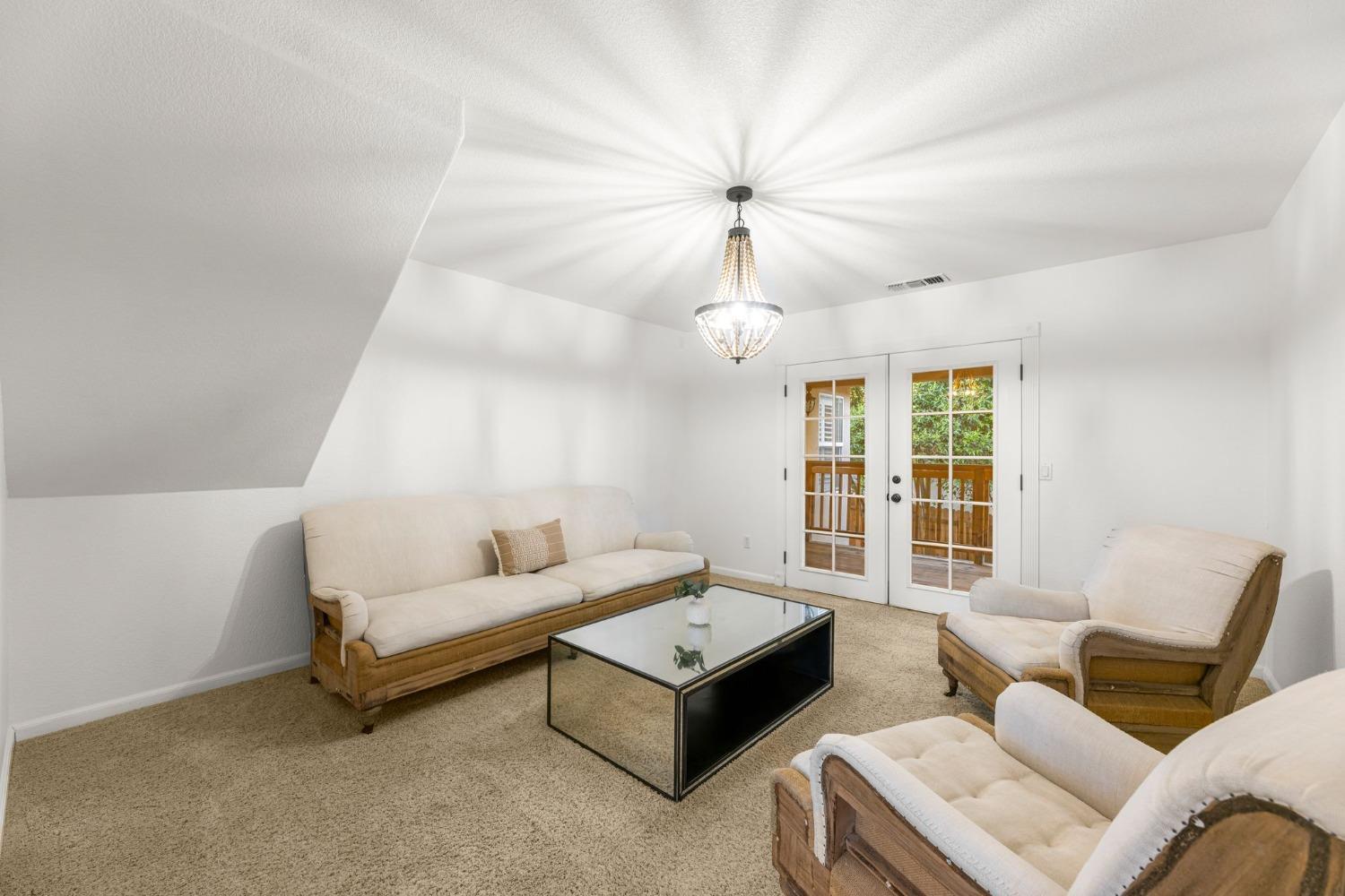 935 King Richard Court