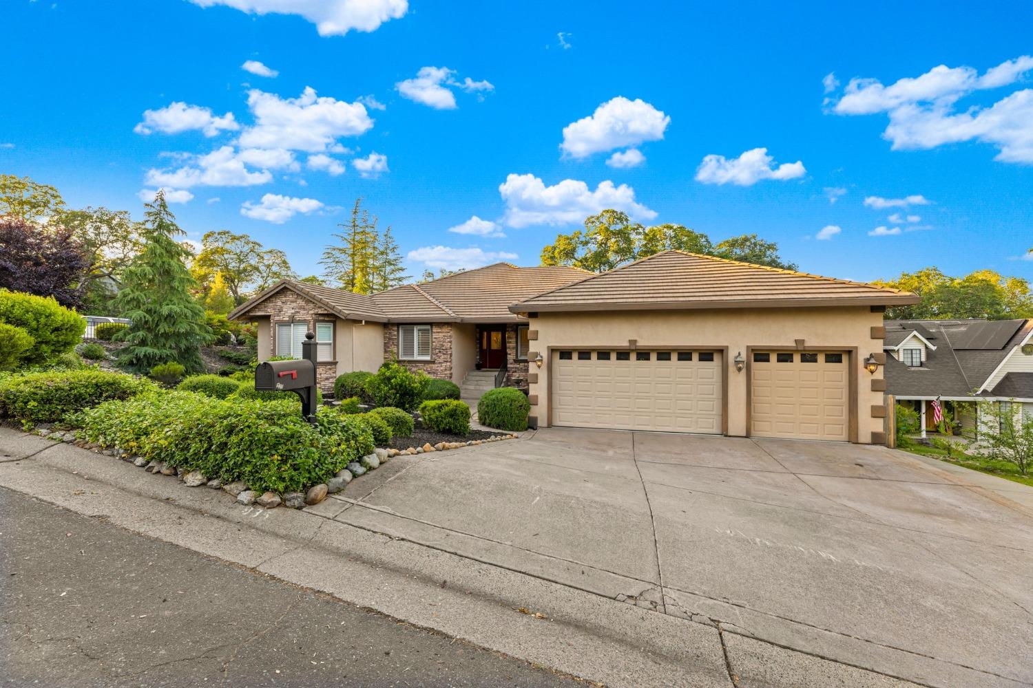 935 King Richard Court