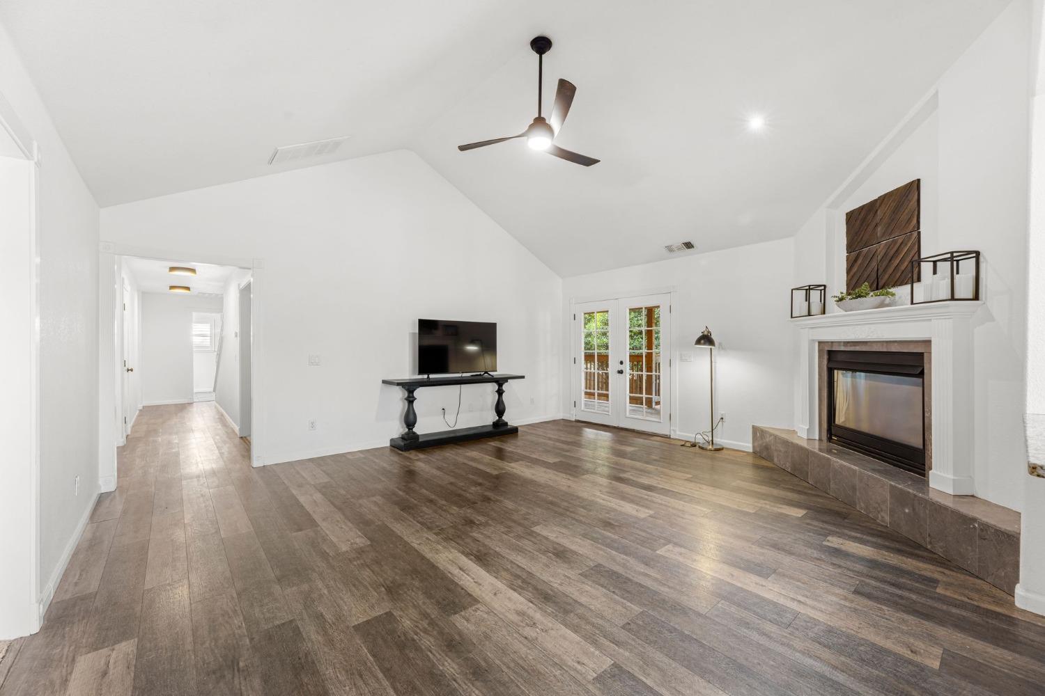 935 King Richard Court