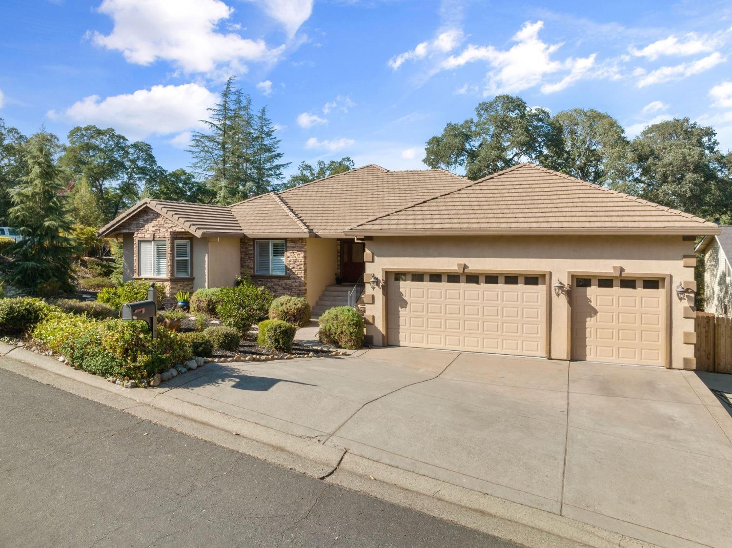 935 King Richard Court