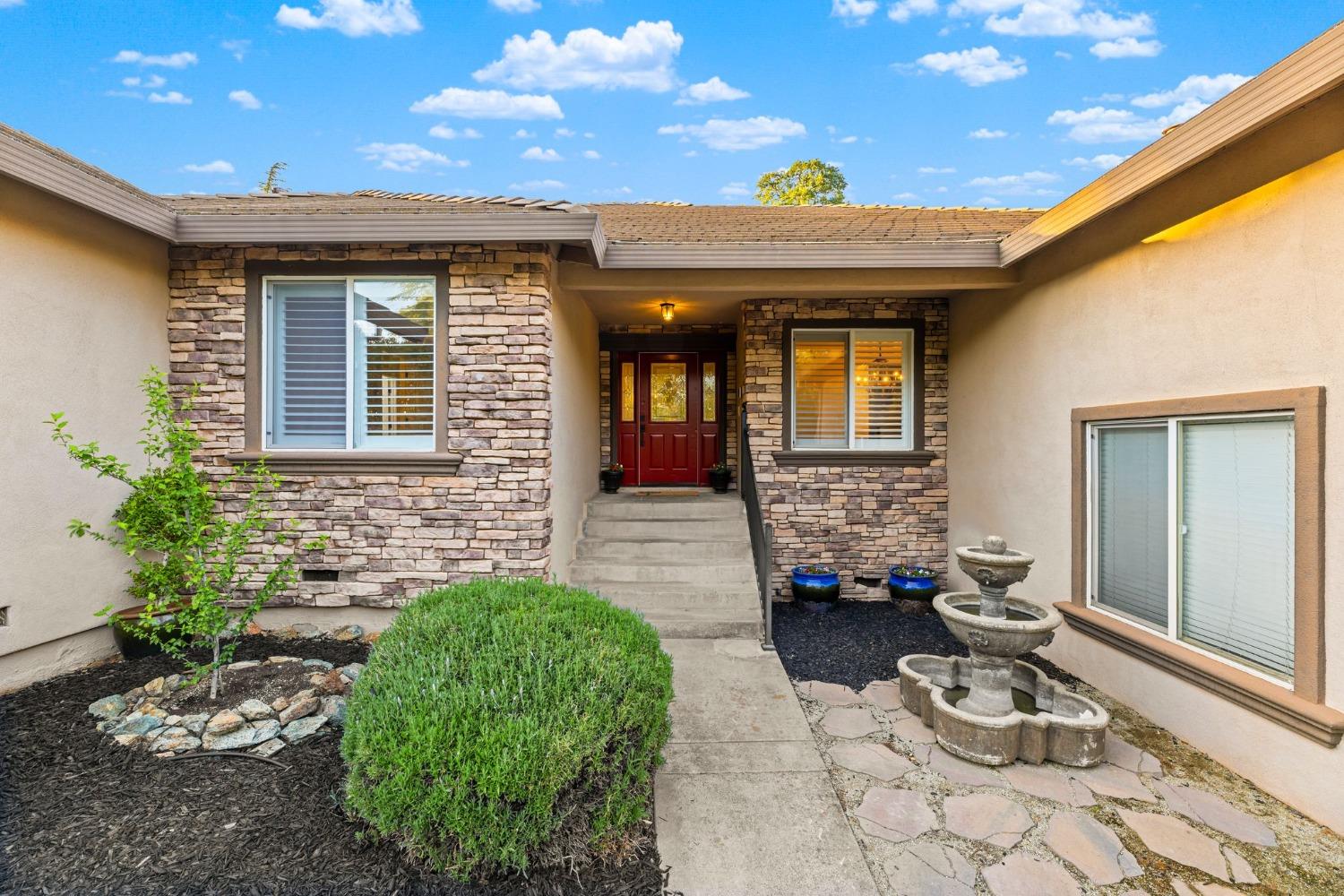 935 King Richard Court