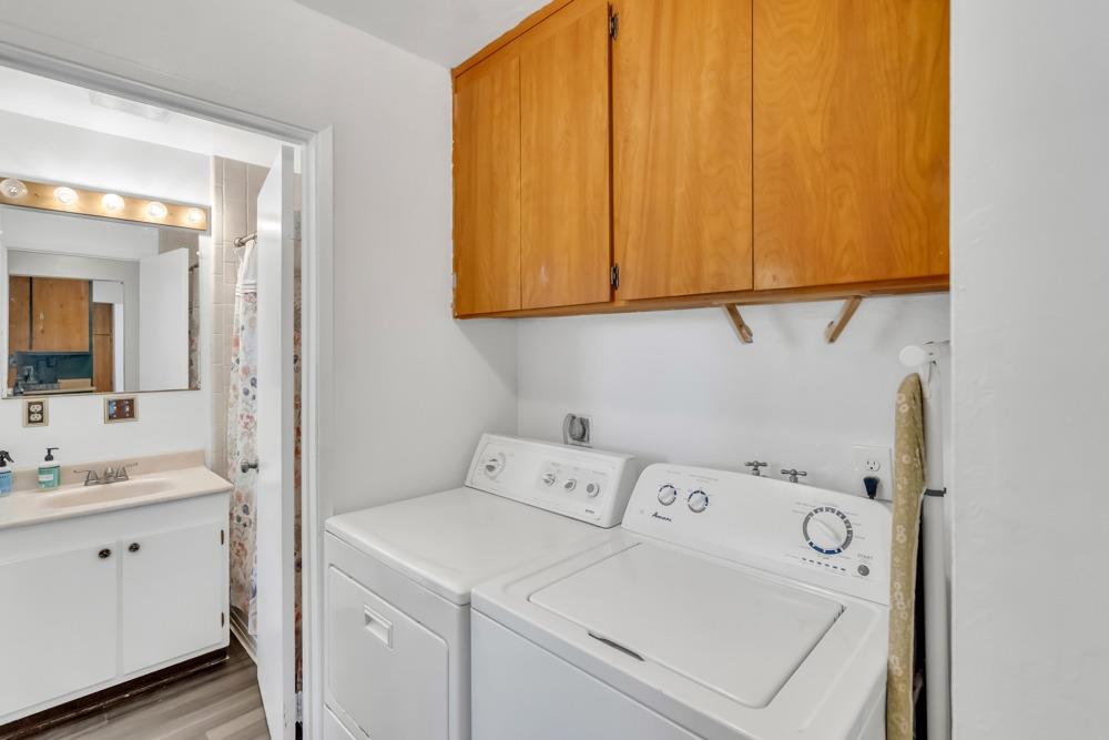 6075 Dolly Varden Lane