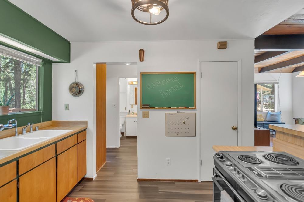 6075 Dolly Varden Lane