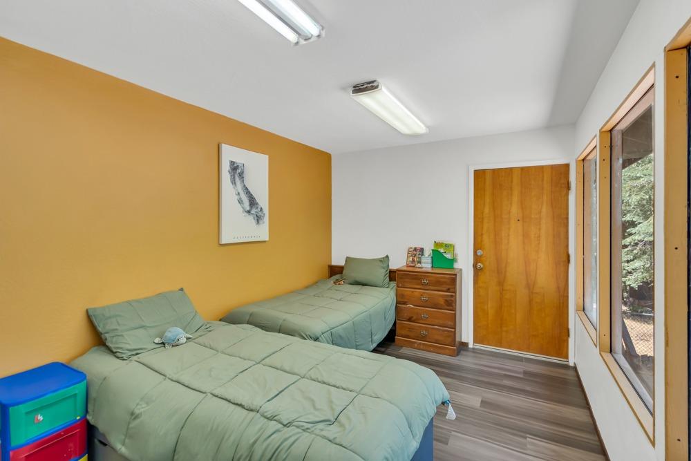 6075 Dolly Varden Lane