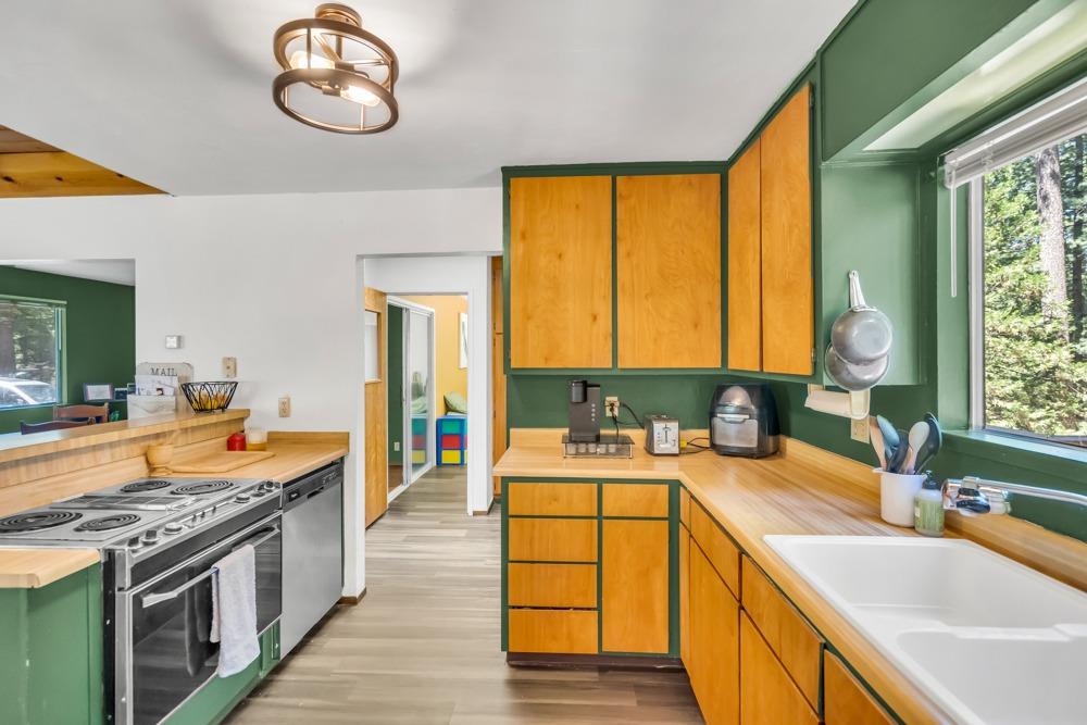 6075 Dolly Varden Lane