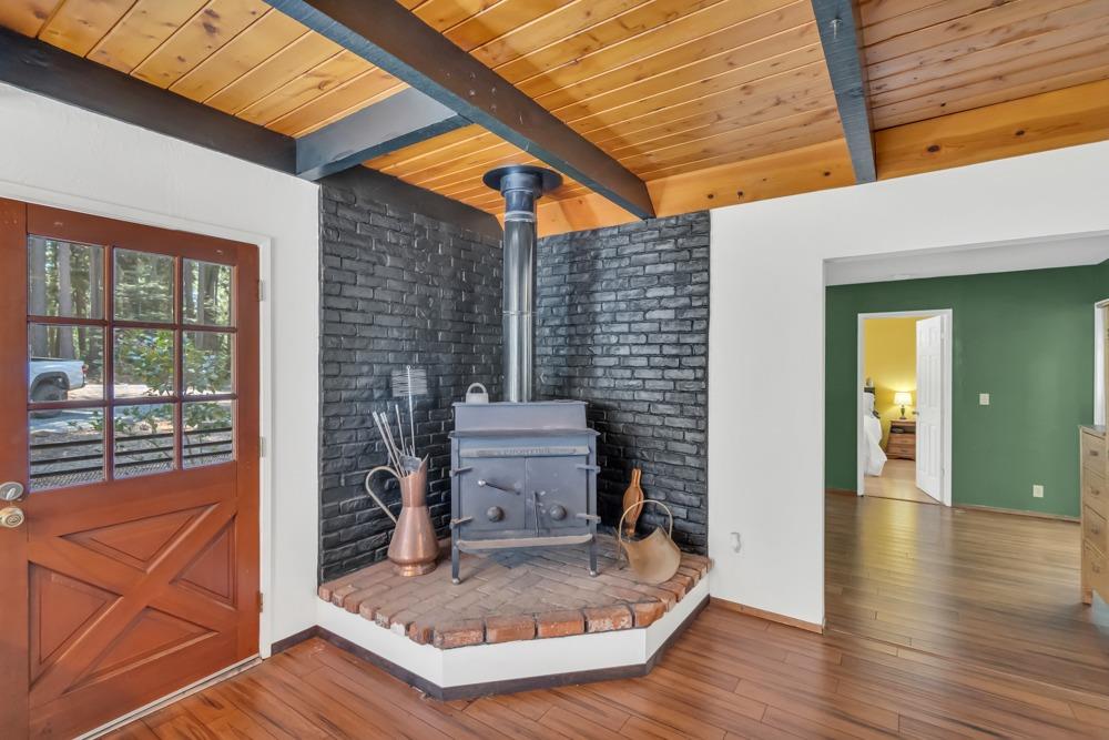 6075 Dolly Varden Lane