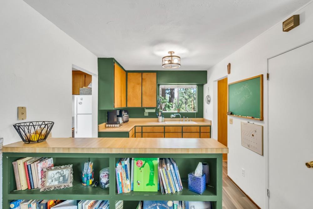 6075 Dolly Varden Lane