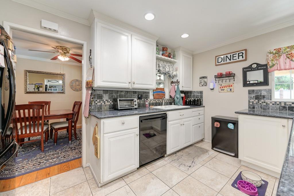 2229 Weldon