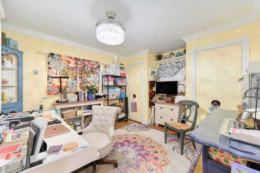 2229 Weldon