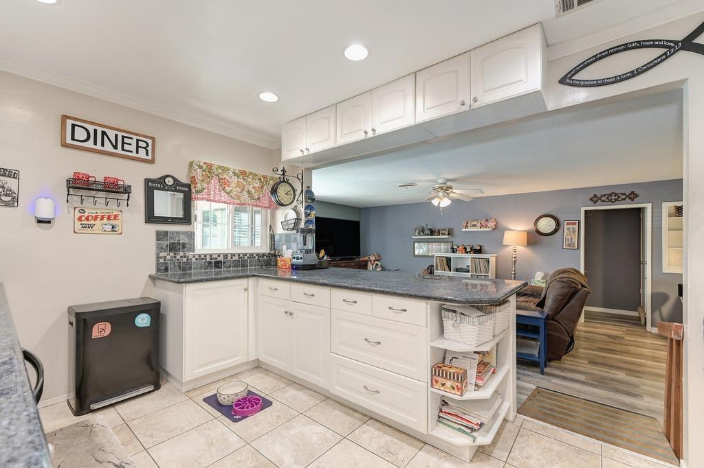 2229 Weldon