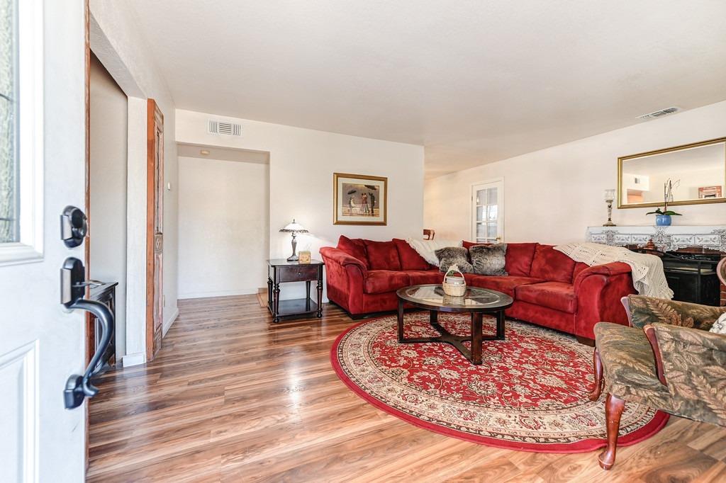 701 Oak Ridge Drive
