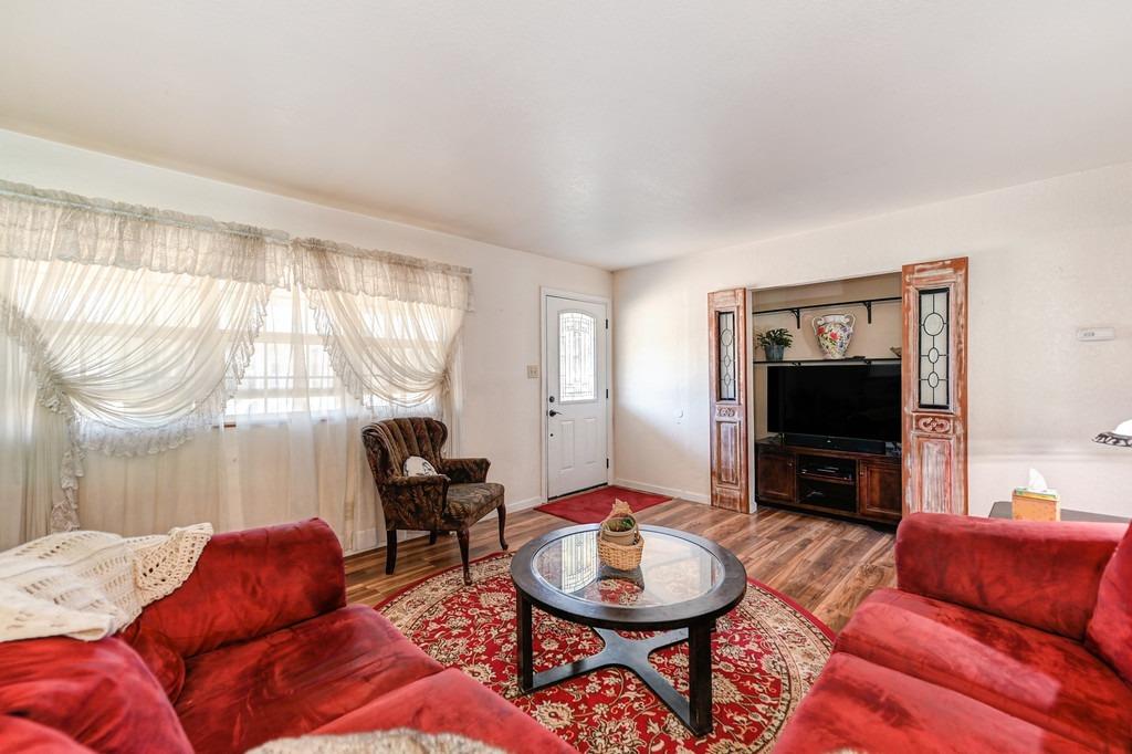 701 Oak Ridge Drive