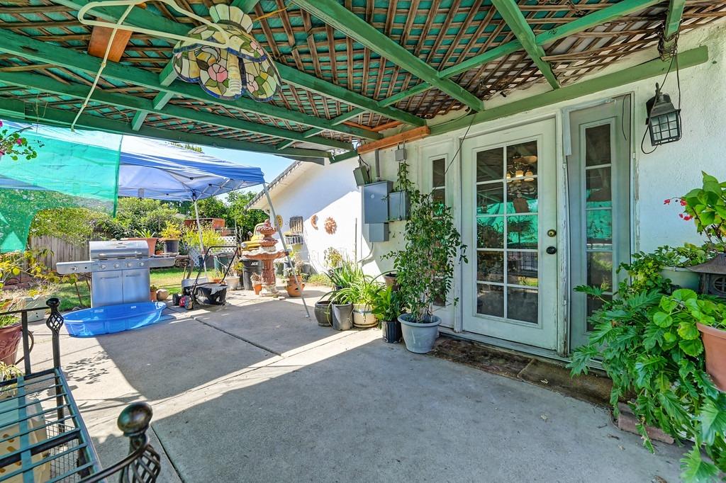 701 Oak Ridge Drive