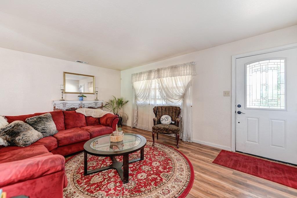 701 Oak Ridge Drive