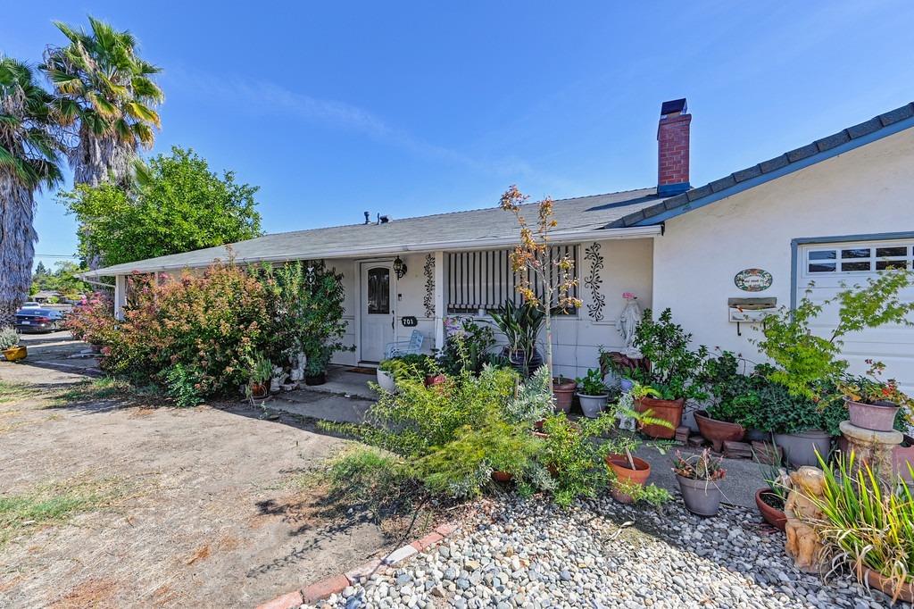 701 Oak Ridge Drive