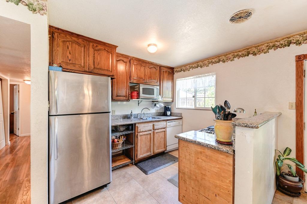 701 Oak Ridge Drive