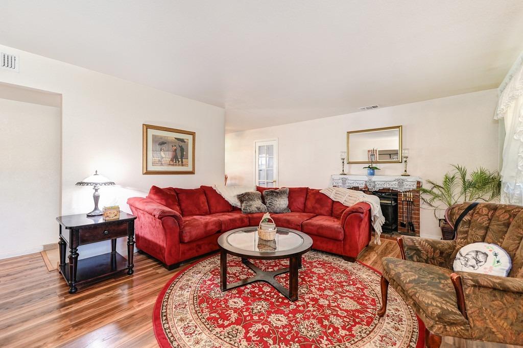 701 Oak Ridge Drive