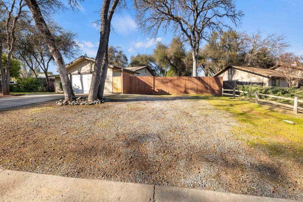 2606 Deer Trail Lane