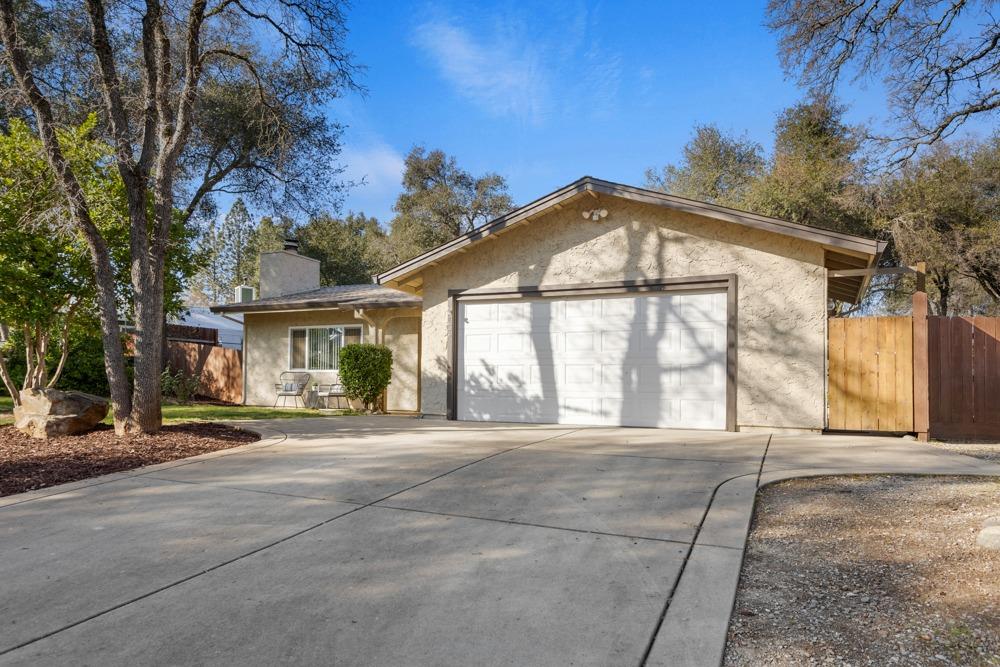 2606 Deer Trail Lane