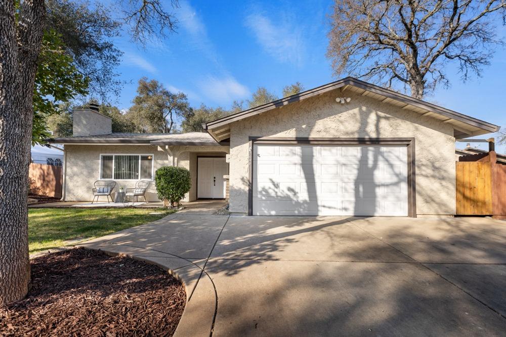 2606 Deer Trail Lane