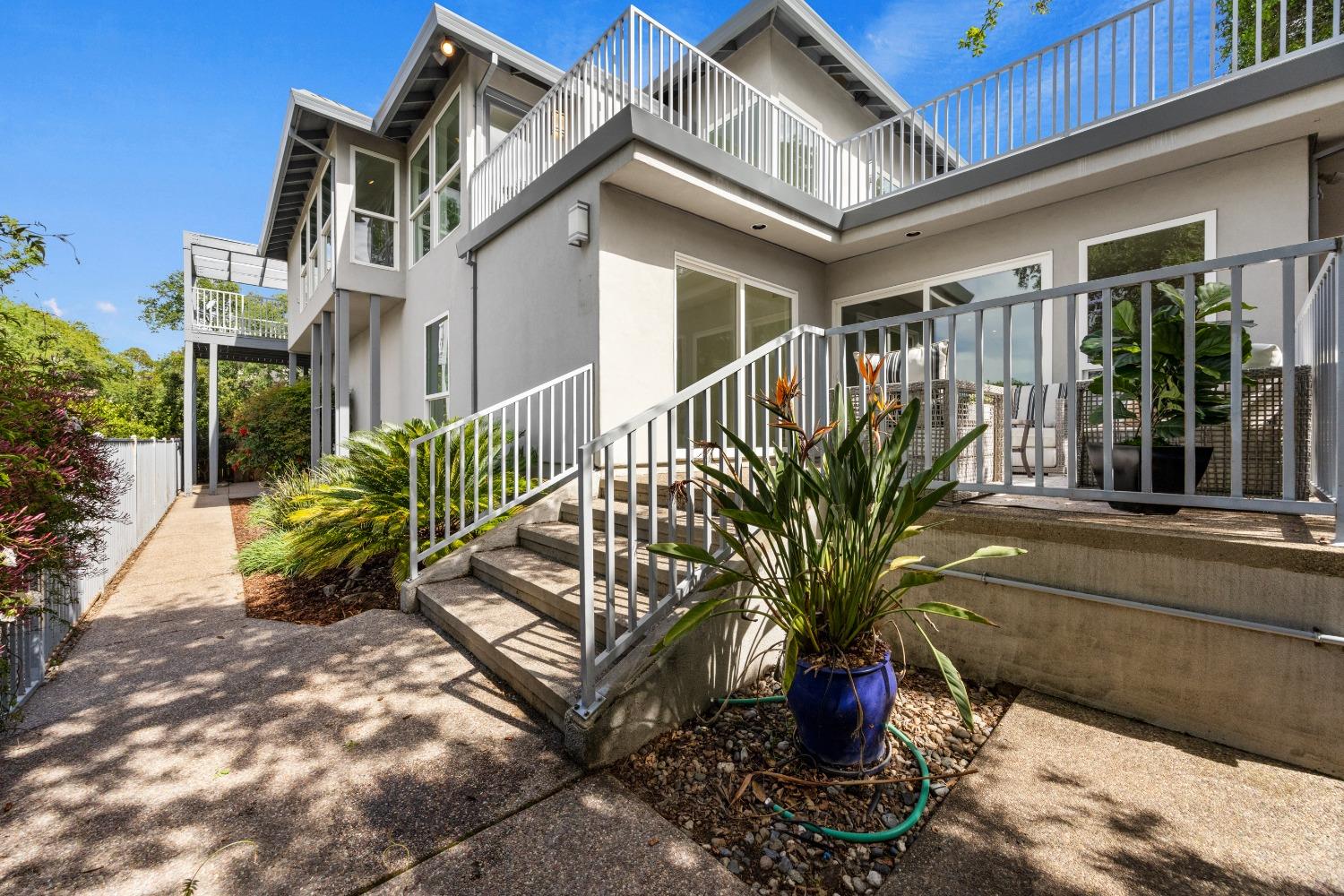 3346 Knollridge Drive