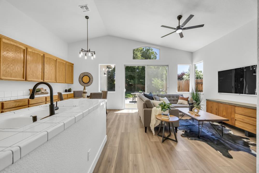 364 Rundgren Way