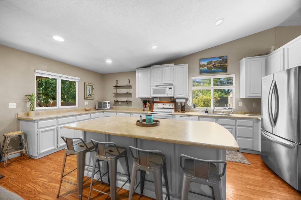 3364 Tea Rose Drive