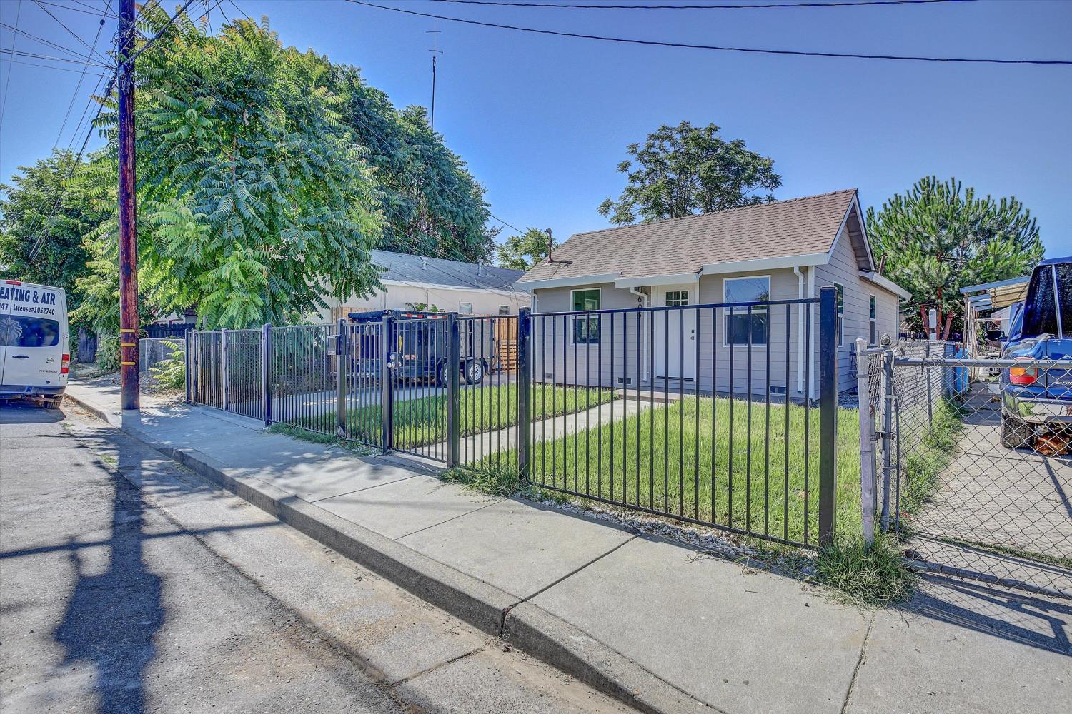 605 Andrew Street