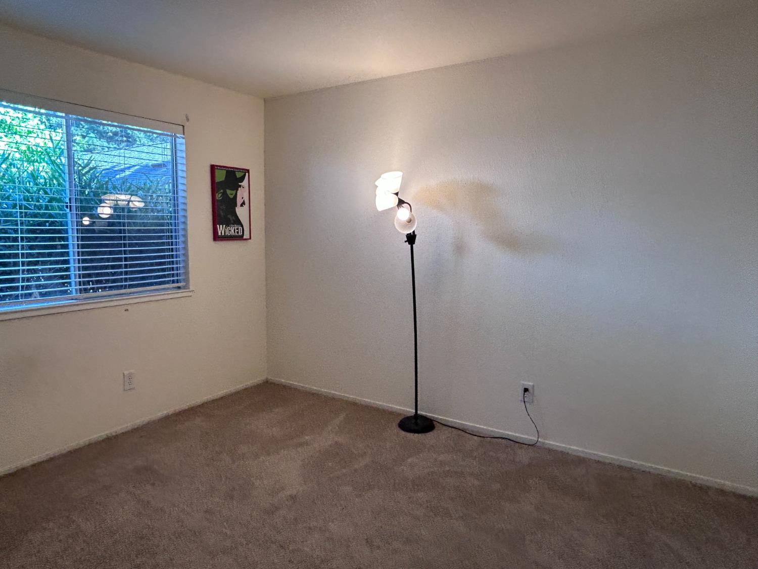 8252 Center Parkway 84