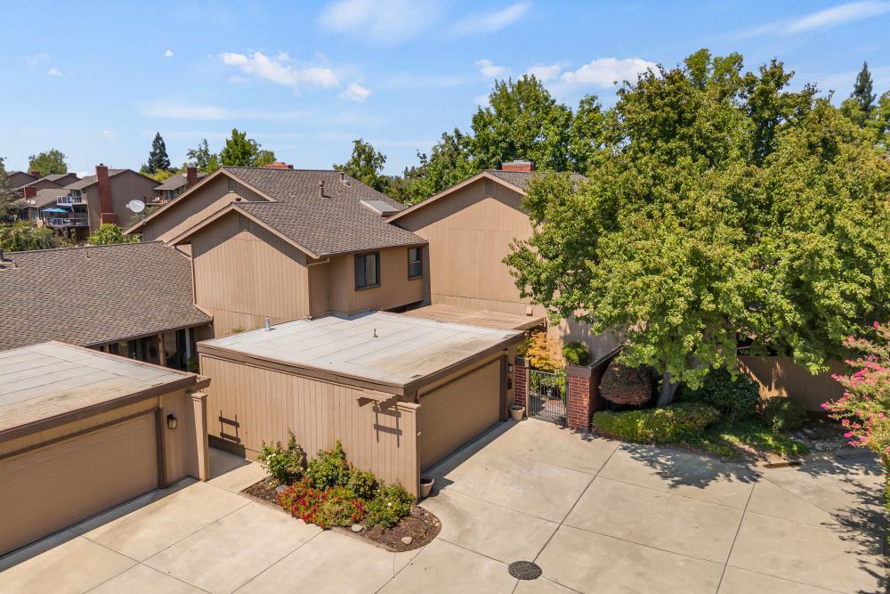 8888 Bluff Lane
