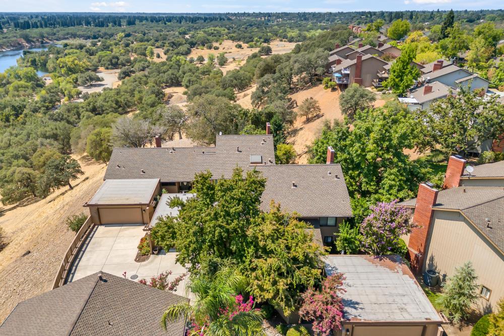 8888 Bluff Lane