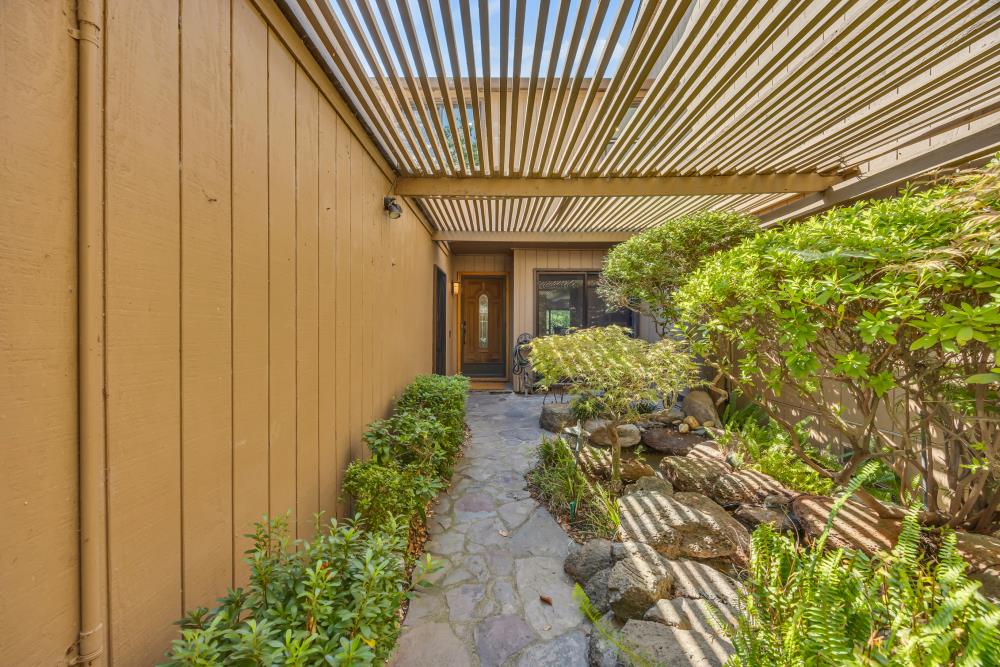 8888 Bluff Lane